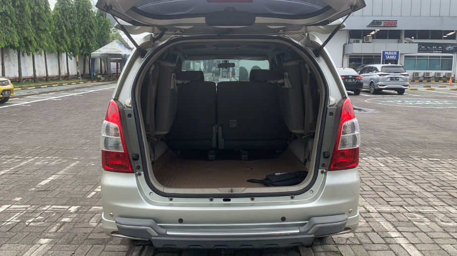 TOYOTA INNOVA INNOVA 2.5 V MT DIESEL MT 2013